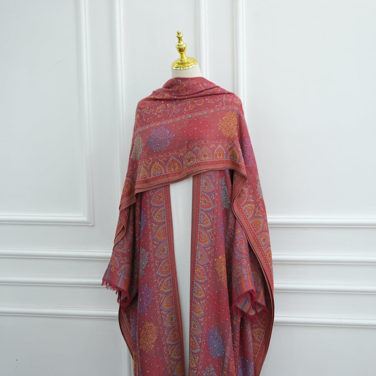 Sleeve detail of jacquard rhinestone open abaya