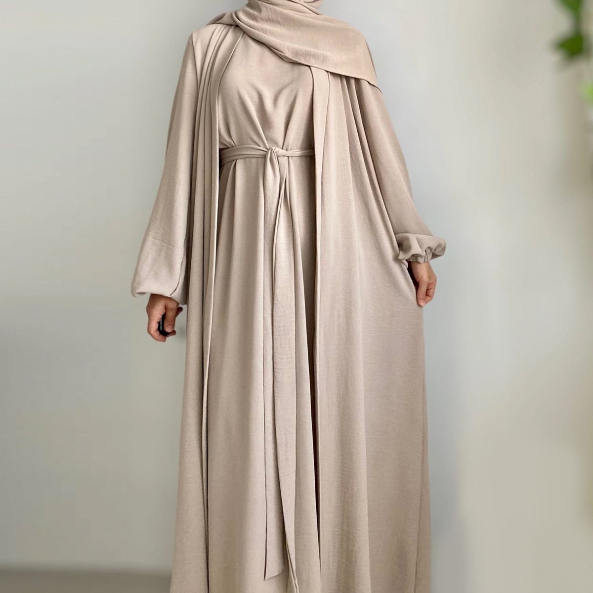 3-Piece Open Abaya Set with Pockets – Elegant Crepe Abaya
