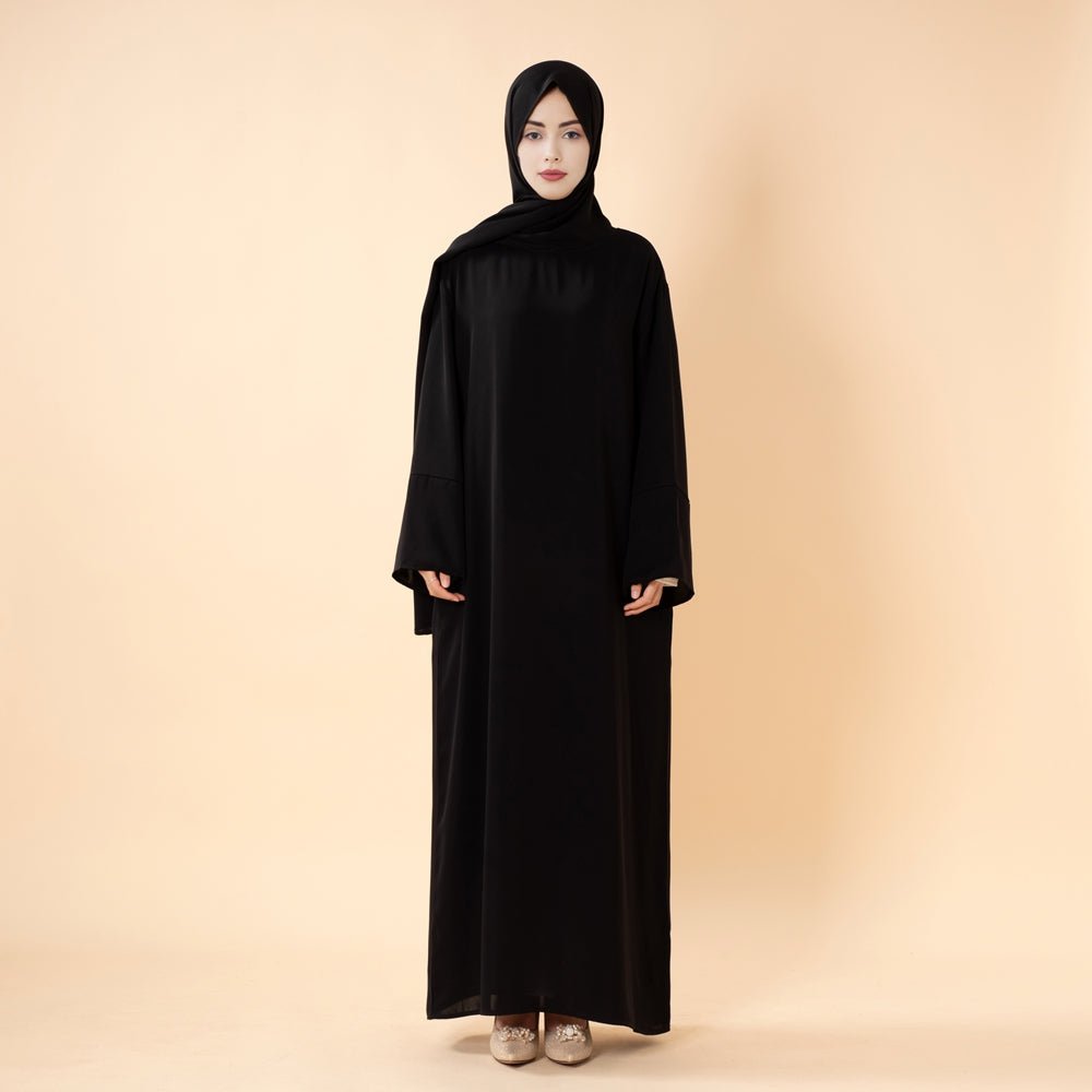 close-up of finger loop cuff on travel abaya sleeve